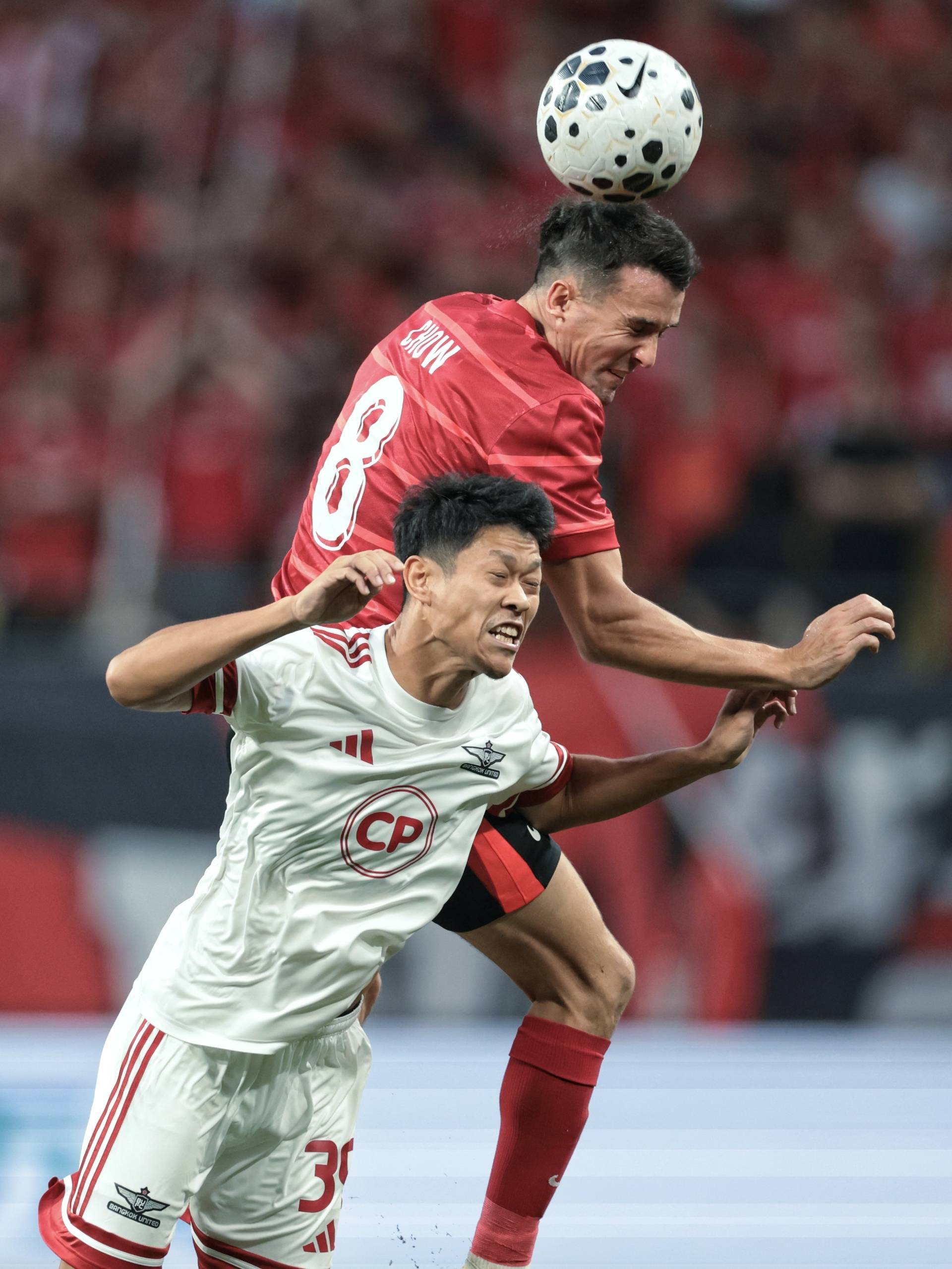 开云-里程碑夜!成都蓉城官宣签约,欧冠今晚刷纪录,赛场秩序良好,更衣室氛围转暖的简单介绍