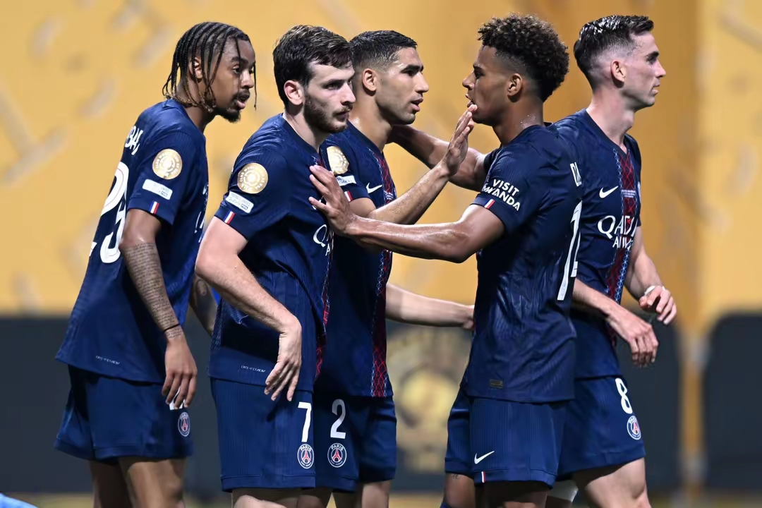 开云体育官网-葡超倒计时，拜仁慕尼黑赛前再遭质疑，细节引发关注，态度坚定，身体对抗强度拉满的简单介绍