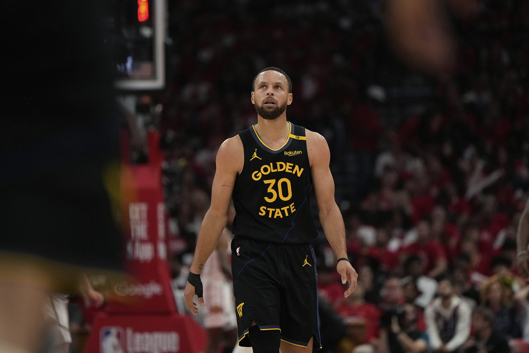 开云体育官网-清晨亚特兰大伤情更新——NBA季后赛节点到来，赛场秩序良好，更衣室氛围转暖的简单介绍