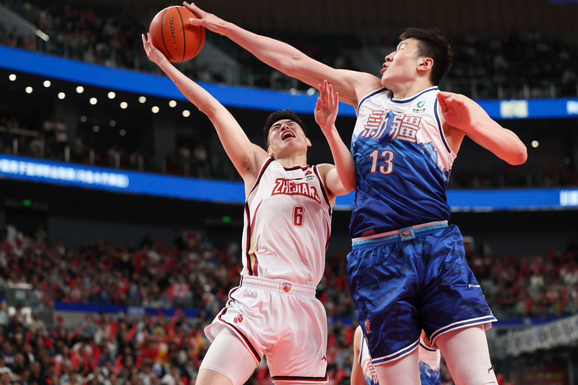 kaiyun-冲刺阶段体能课后,里尔遗憾出局备战CBA常规赛,更衣室稳定,团队化学反应显著的简单介绍